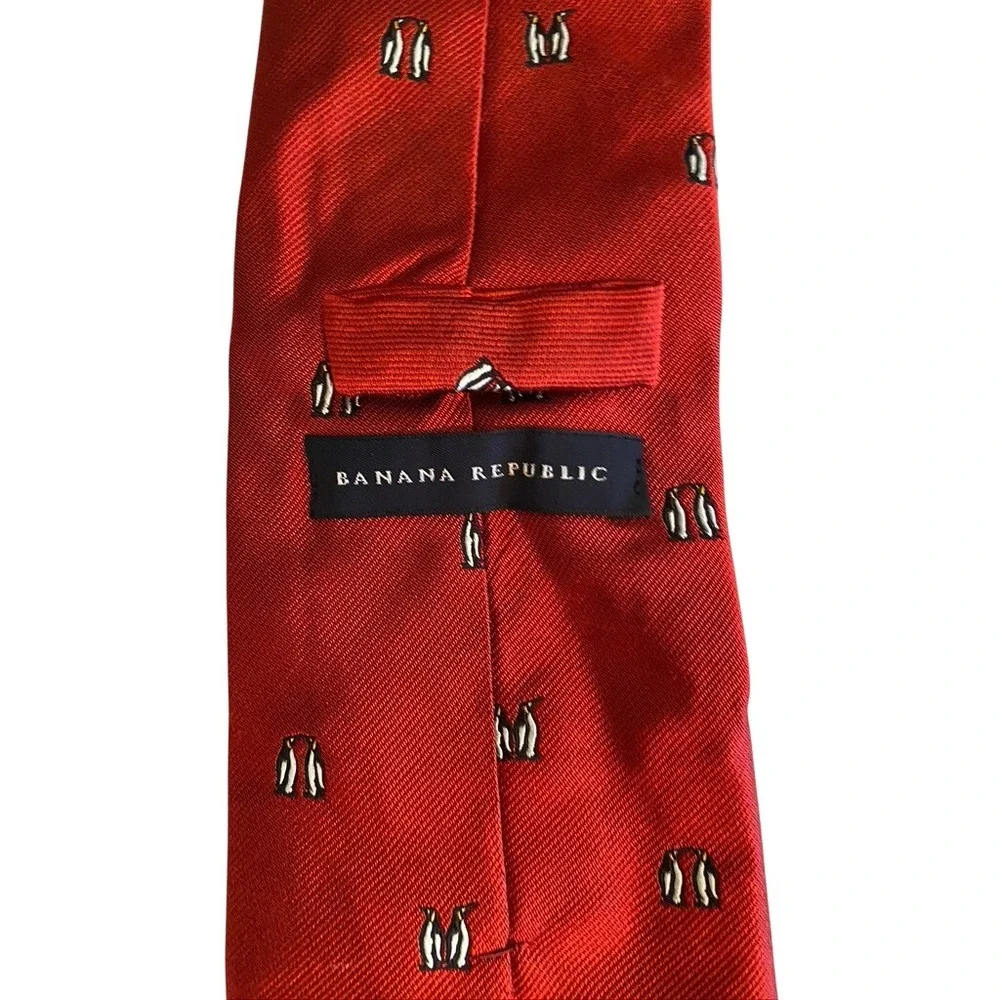 Banana Republic Mens Red Silk Necktie Penguin Animal Print Embroidered Turkey